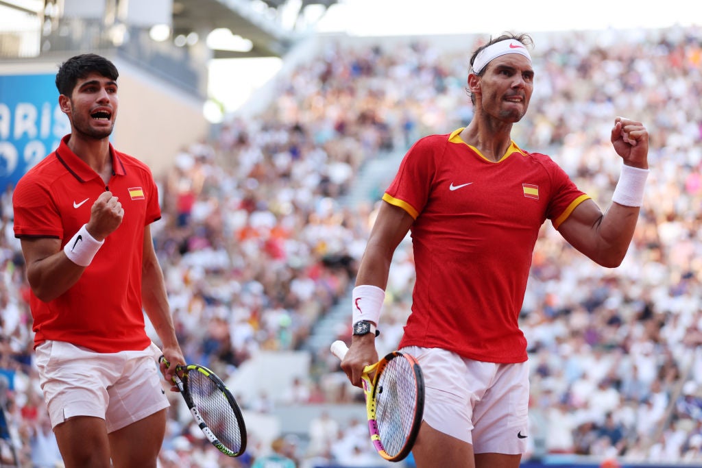 Nadal y Alcaraz avanzan a cuartos y se ponen a tiro de la lucha por las medallas Nadal y Alcaraz avanzan a cuartos y se ponen a tiro de la lucha por las medallas