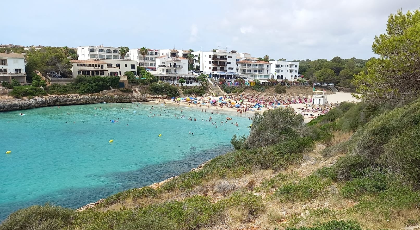 Muere un hombre al caer de un tercer piso cuando intentaba entrar en su casa en Portocolom Muere un hombre al caer de un tercer piso cuando intentaba entrar en su casa en Portocolom