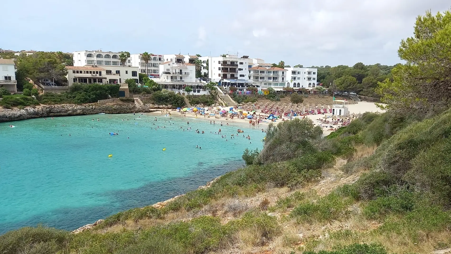 Playa de Cala Marçal, en Portocolom, municipio de Felanitx (Mallorca) Playa de Cala Marçal, en Portocolom, municipio de Felanitx (Mallorca)