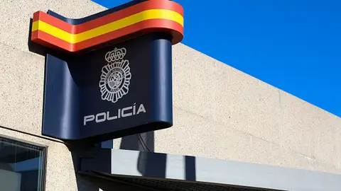 Mata a su compañero de piso tras una discusión y se entrega a la Policía Mata a su compañero de piso tras una discusión y se entrega a la Policía
