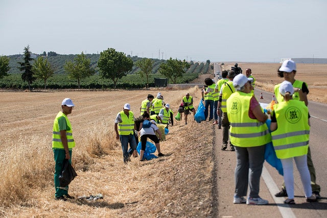Libera alerta de las consecuencias del abandono de basuraleza en carreteras en plena operación salida Libera alerta de las consecuencias del abandono de basuraleza en carreteras en plena operación salida