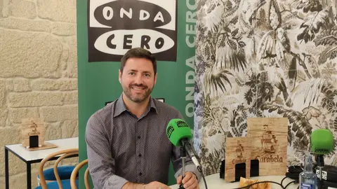 Samuel lago, alcalde de Cambados Almorzo informativo no cafe bar Carabela de Pontevedra