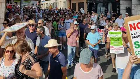 Manifestación este martes 30 de julio en Los Montesinos para oponerse a la ubicación de la planta de biorresiduos Manifestación este martes 30 de julio en Los Montesinos para oponerse a la ubicación de la planta de biorresiduos