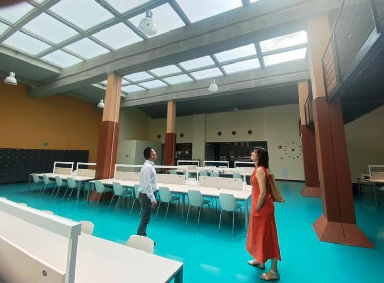 6.000 euros para eliminar reflejos y mejorar la temperatura de la sala de estudio de la Fiesta del Árbol 6.000 euros para eliminar reflejos y mejorar la temperatura de la sala de estudio de la Fiesta del Árbol