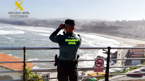 Guardia Civil vigilando la costa de Cantabria Guardia Civil vigilando la costa de Cantabria