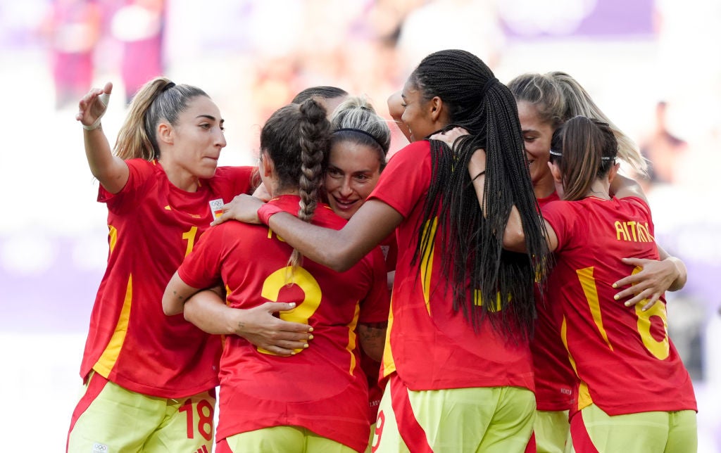 España gana a Brasil y cierra con pleno la fase de grupos España gana a Brasil y cierra con pleno la fase de grupos