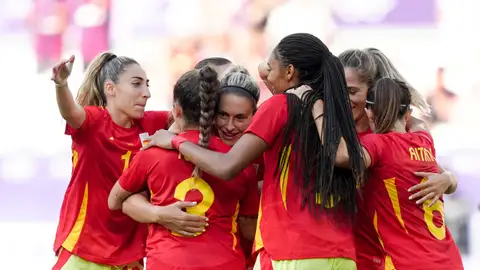 España gana a Brasil y cierra con pleno la fase de grupos España gana a Brasil y cierra con pleno la fase de grupos