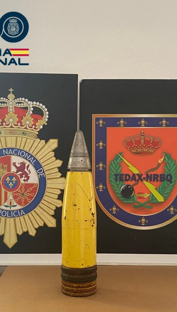 Imagen del proyectil antiaéreo desactivado por la Policía Nacional en un punto limpio de Telde, Gran Canaria Imagen del proyectil antiaéreo desactivado por la Policía Nacional en un punto limpio de Telde, Gran Canaria