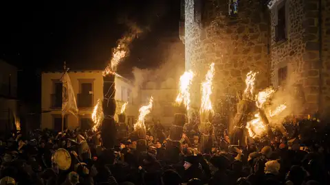 Los Escobazos de Jarandilla de la Vera logran la declaración de Fiesta de Interés Turístico Nacional Los Escobazos de Jarandilla de la Vera logran la declaración de Fiesta de Interés Turístico Nacional