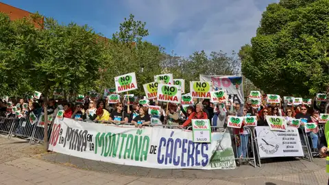 Salvemos la Montaña pide a los ayuntamientos de Cáceres y Sierra de Fuentes que defiendan sus aguas subterráneas Salvemos la Montaña pide a los ayuntamientos de Cáceres y Sierra de Fuentes que defiendan sus aguas subterráneas