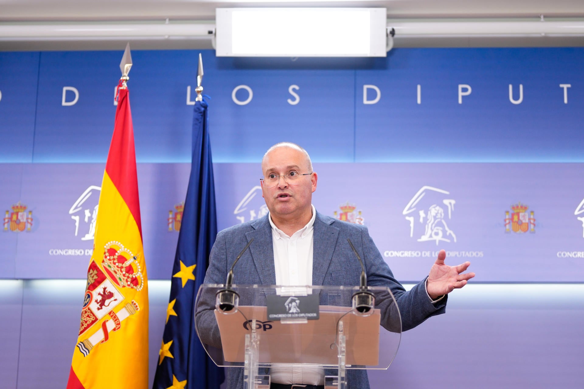 El PP asegura que "el problema" de Sánchez "no es la oposición", sino que está "cercado por la corrupción" El PP asegura que "el problema" de Sánchez "no es la oposición", sino que está "cercado por la corrupción"