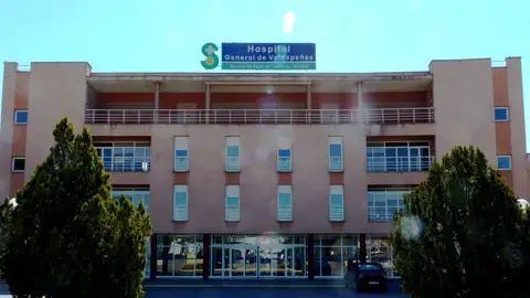 Dos personas afectadas fueron trasladadas al Hospital de Valdepeñas Dos personas afectadas fueron trasladadas al Hospital de Valdepeñas