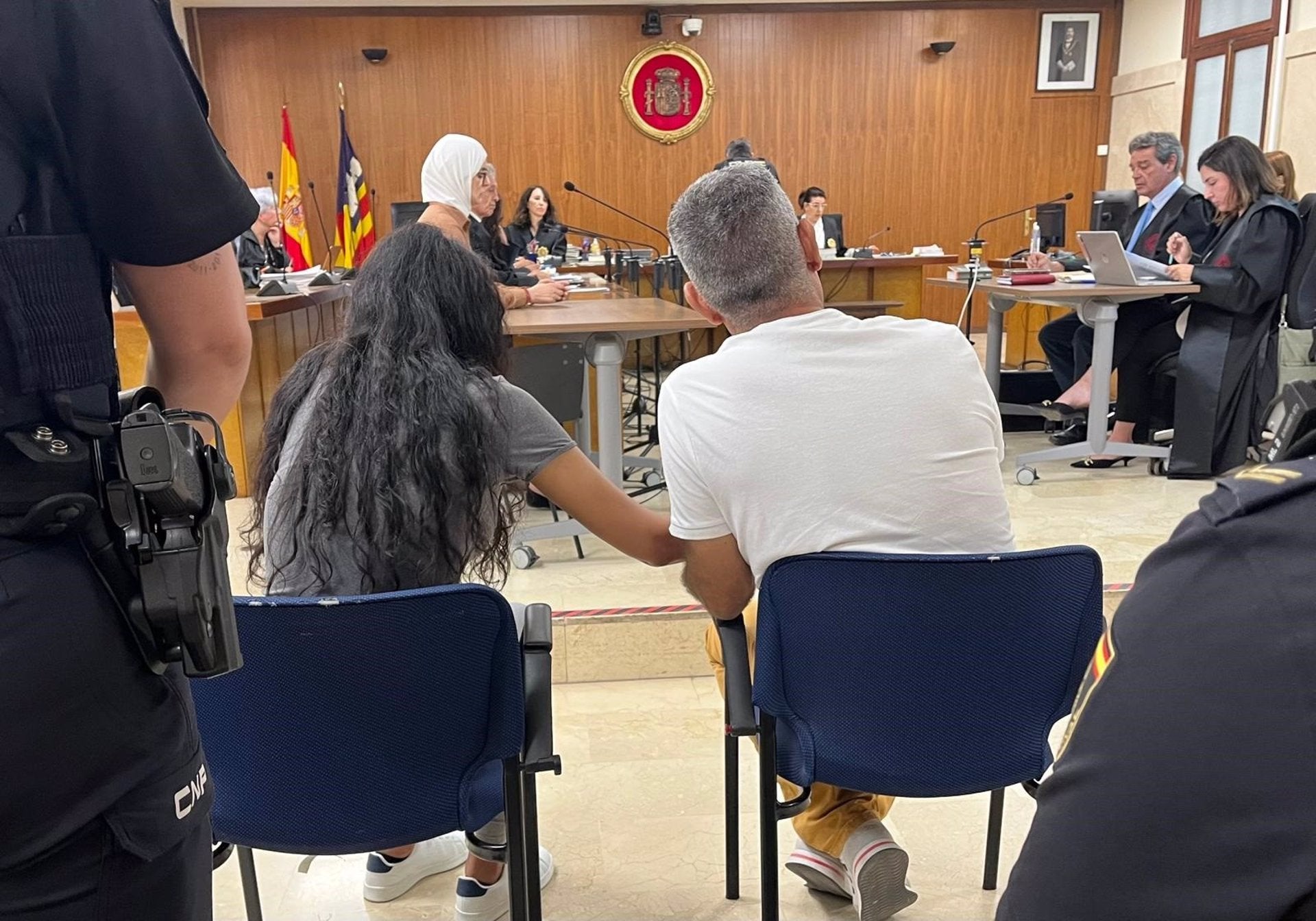 Condena de 14 años de cárcel para el matrimonio acusado de una gran estafa inmobiliaria en Palma Condena de 14 años de cárcel para el matrimonio acusado de una gran estafa inmobiliaria en Palma