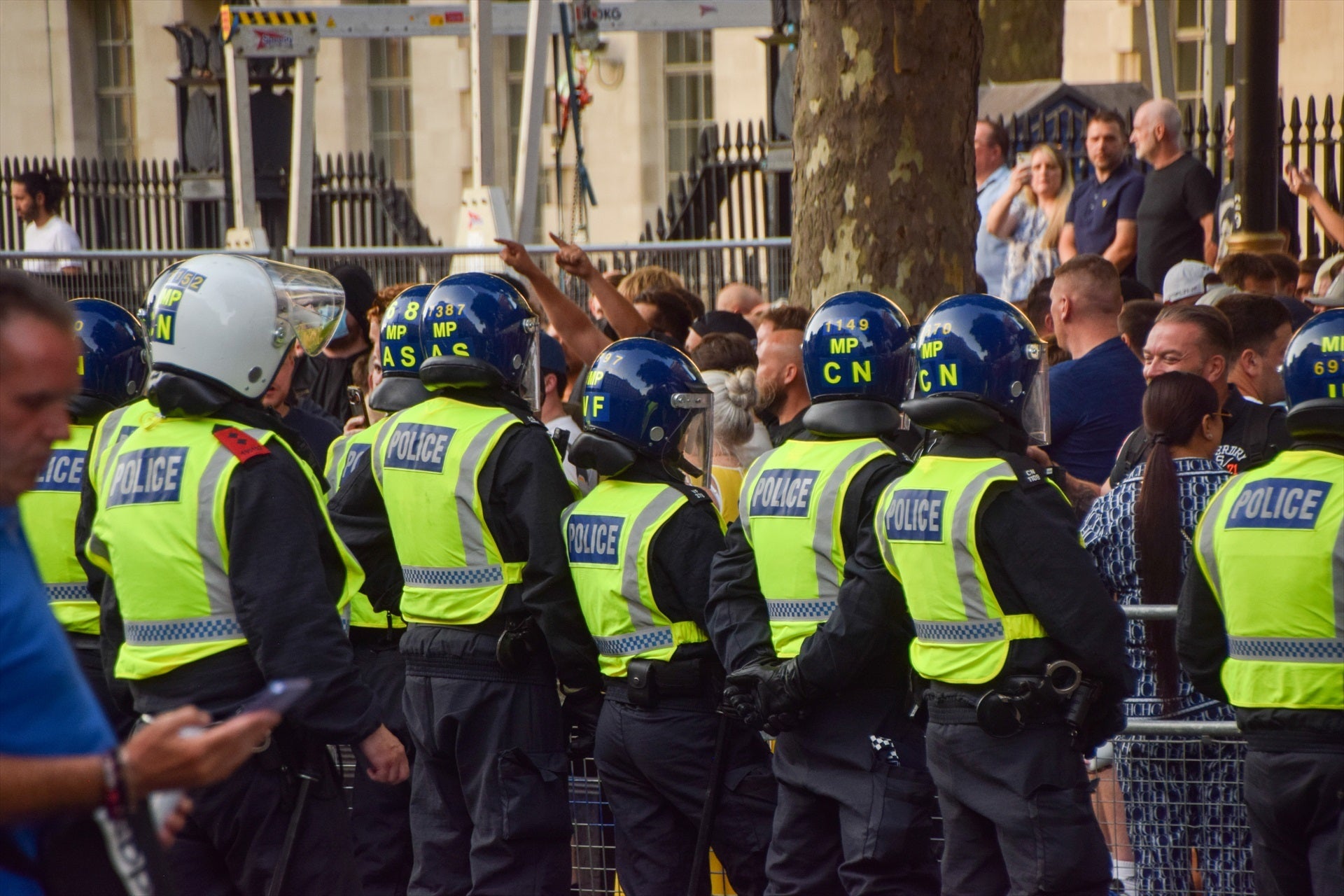 Más de 50 policías heridos en las protestas violentas por la muerte de tres niñas en Southport, en Reino Unido Más de 50 policías heridos en las protestas violentas por la muerte de tres niñas en Southport, en Reino Unido