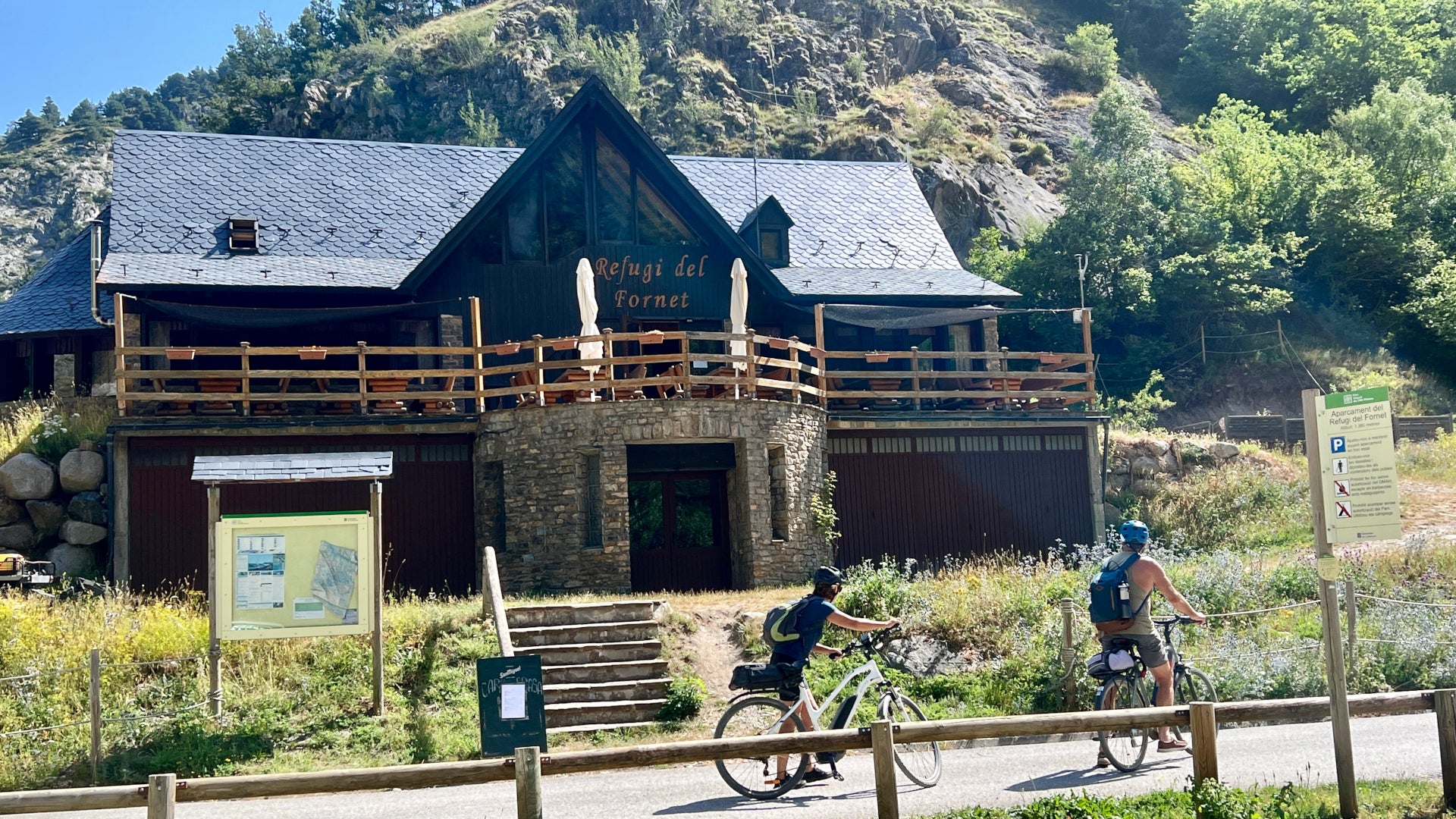 Estiu de rècord turístic als hotels i càmpings del Pirineu de Lleida Estiu de rècord turístic als hotels i càmpings del Pirineu de Lleida