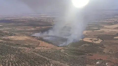Estabilizado el incendio forestal declarado en Benquerencia de la Serena Estabilizado el incendio forestal declarado en Benquerencia de la Serena