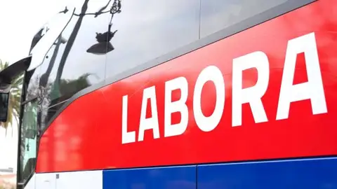 Autobús oficina de Labora para informar sobre el empleo y formación Autobús oficina de Labora para informar sobre el empleo y formación