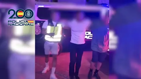 La Policía Nacional detiene al autor de la muerte violenta de un varón en el barrio de Nazaret La Policía Nacional detiene al autor de la muerte violenta de un varón en el barrio de Nazaret