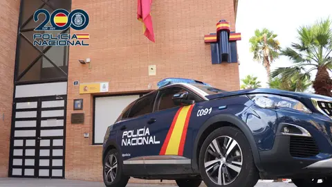 Dos detenidos en Alicante relacionados con la caída de una mujer desde un segundo piso Dos detenidos en Alicante relacionados con la caída de una mujer desde un segundo piso