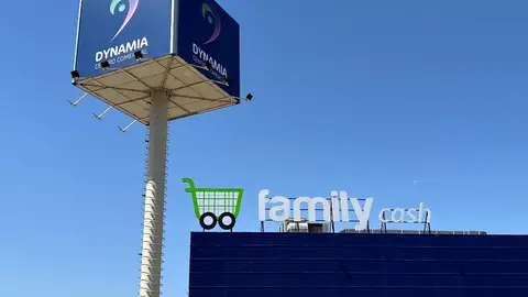 Family Cash llega a Petrer con su primera tienda en el Vinalopó. Family Cash llega a Petrer con su primera tienda en el Vinalopó.