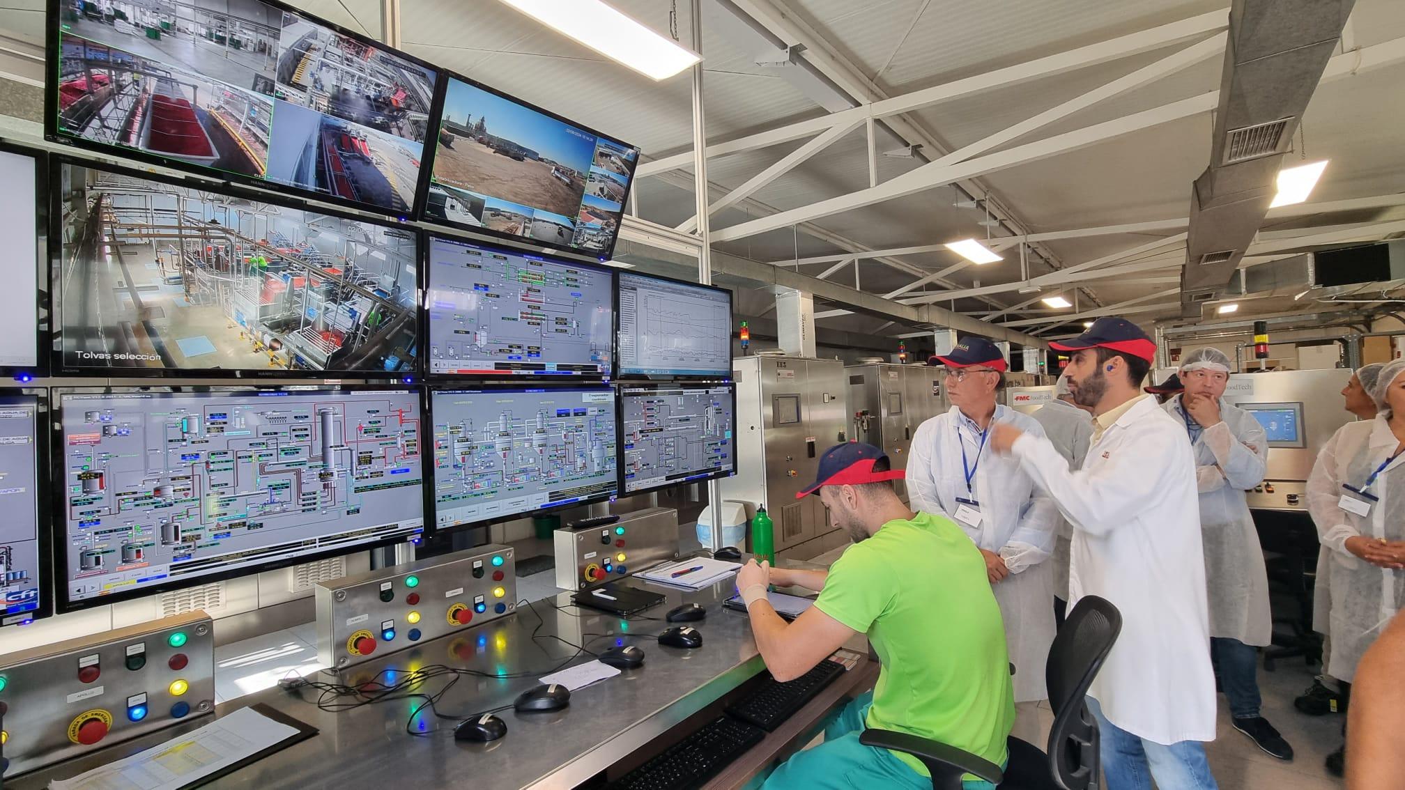 El Delegado del Gobierno, José Luis Quintana, destaca la importancia social y económica del cultivo del tomate para Extremadura El Delegado del Gobierno, José Luis Quintana, destaca la importancia social y económica del cultivo del tomate para Extremadura