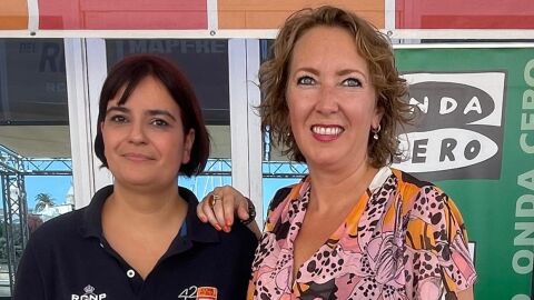 Rocío Lozano, responsable de calidad ambiental del Real Club Náutico de Palma, junto a la periodista de Onda Cero Elka Dimitrova Rocío Lozano, responsable de calidad ambiental del Real Club Náutico de Palma, junto a la periodista de Onda Cero Elka Dimitrova