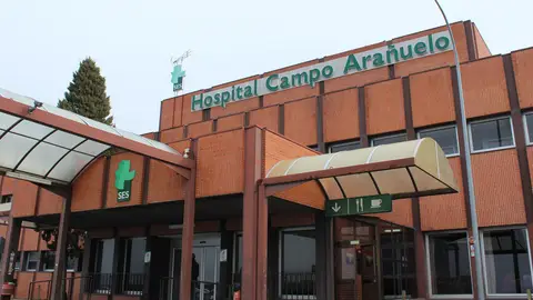 Un trabajador de 58 años en estado crítico tras caer de una escalera en Navalmoral Un trabajador de 58 años en estado crítico tras caer de una escalera en Navalmoral