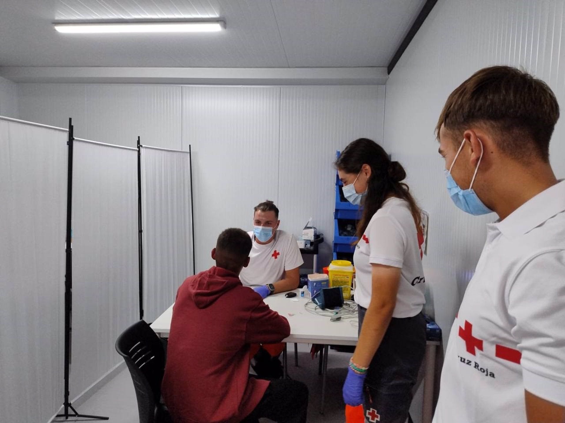 Dos pateras con 25 personas a bordo localizadas en El Campello y Teulada Dos pateras con 25 personas a bordo localizadas en El Campello y Teulada