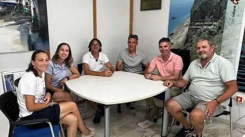 Reunión jornada de limpieza de la playa de l' Olla Reunión jornada de limpieza de la playa de l' Olla