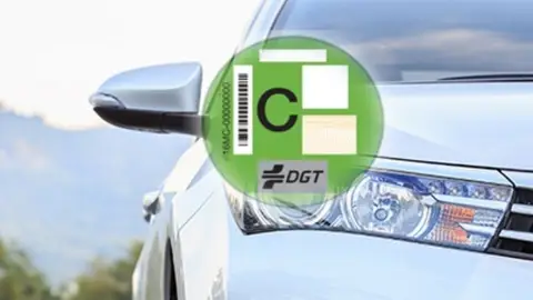 Errores en la etiqueta medioambiental de la DGT: los coches que pueden cambiarla. Errores en la etiqueta medioambiental de la DGT: los coches que pueden cambiarla.