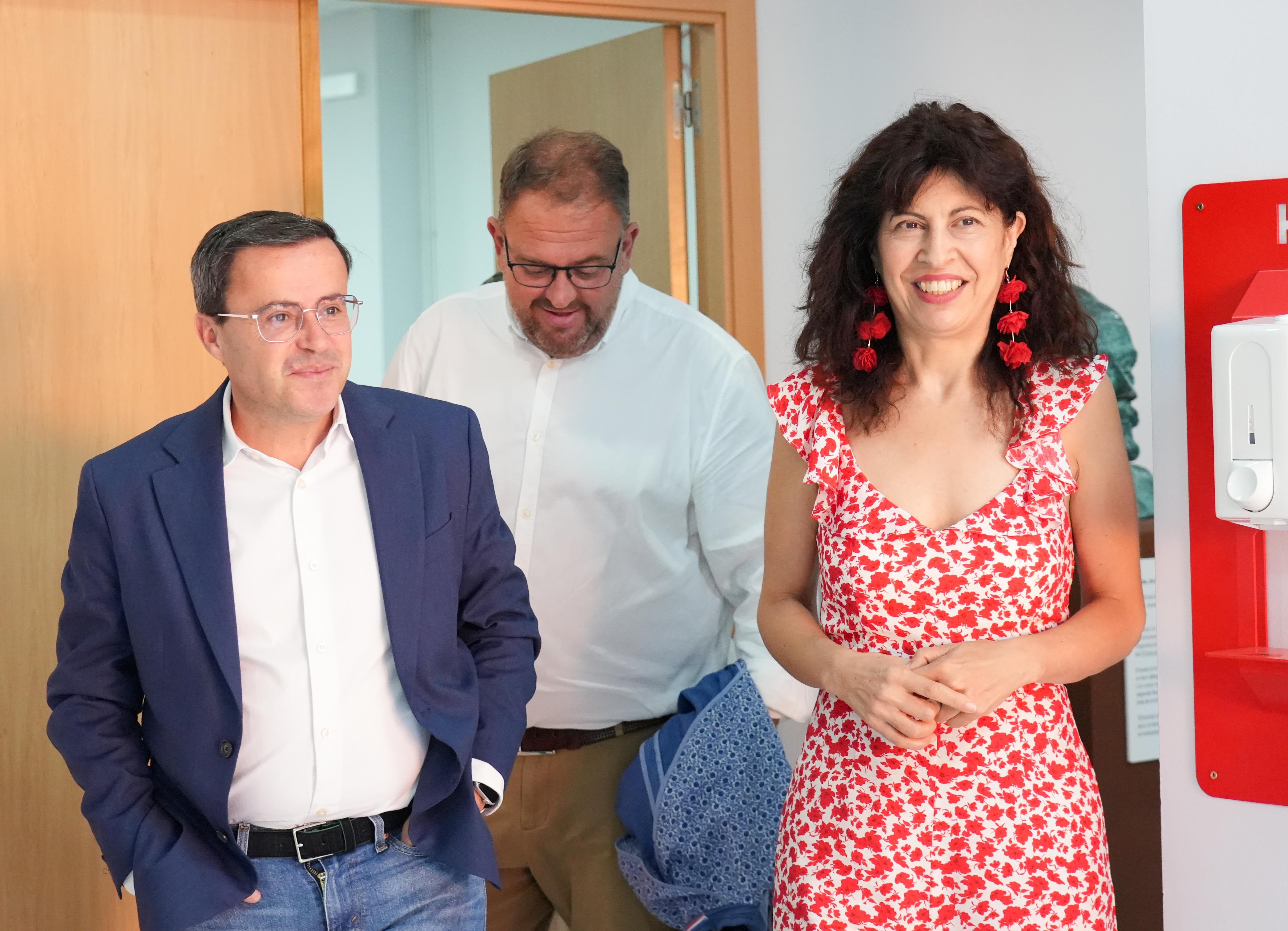 Gallardo se reúne con la Ministra de igualdad y asegura que esas políticas están en retroceso desde que gobierno Guardiola en la región Gallardo se reúne con la Ministra de igualdad y asegura que esas políticas están en retroceso desde que gobierno Guardiola en la región