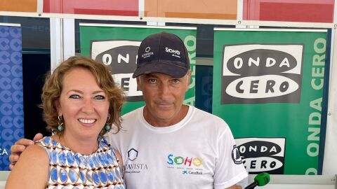 Javier Banderas, armador del Teatro Soho AltaVista, junto a la periodista de Onda Cero Elka Dimitrova