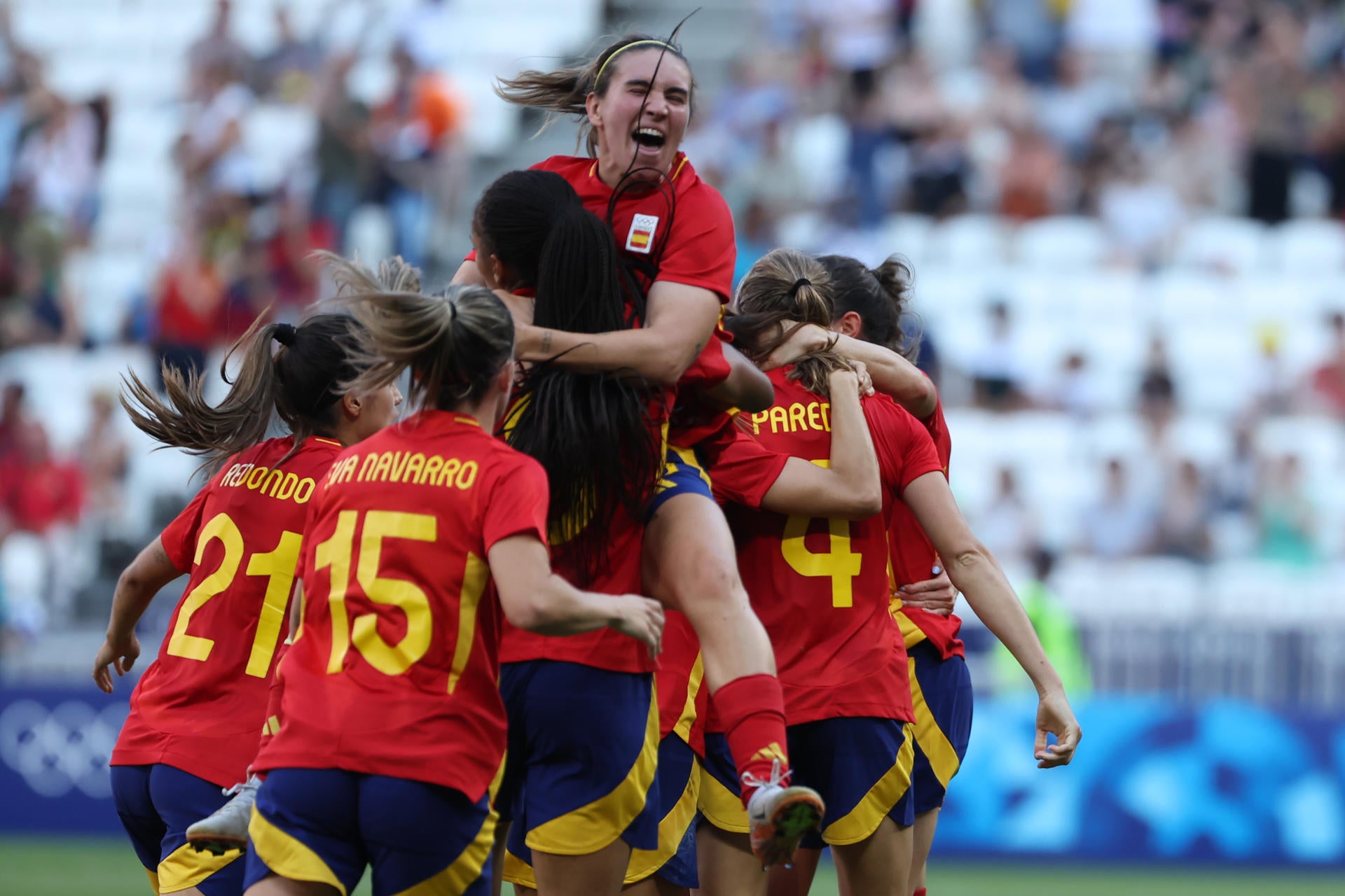 La Selección femenina de fútbol supera a Colombia en los penaltis y se mete en semifinales de los Juegos La Selección femenina de fútbol supera a Colombia en los penaltis y se mete en semifinales de los Juegos