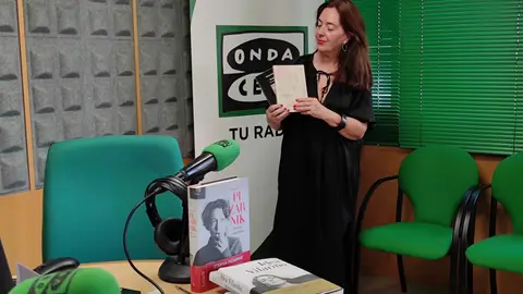 Mercedes Corbillón , librera y escritora Lecturas en la maleta
