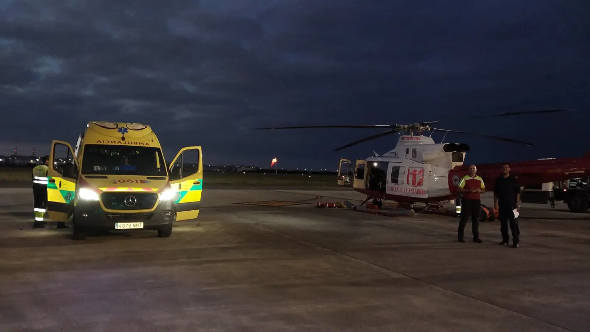 El Helic ptero Del Gobierno Efect a Cuatro Rescates Uno Por Un el-helic-ptero-del-gobierno-efect-a-cuatro-rescates-uno-por-un