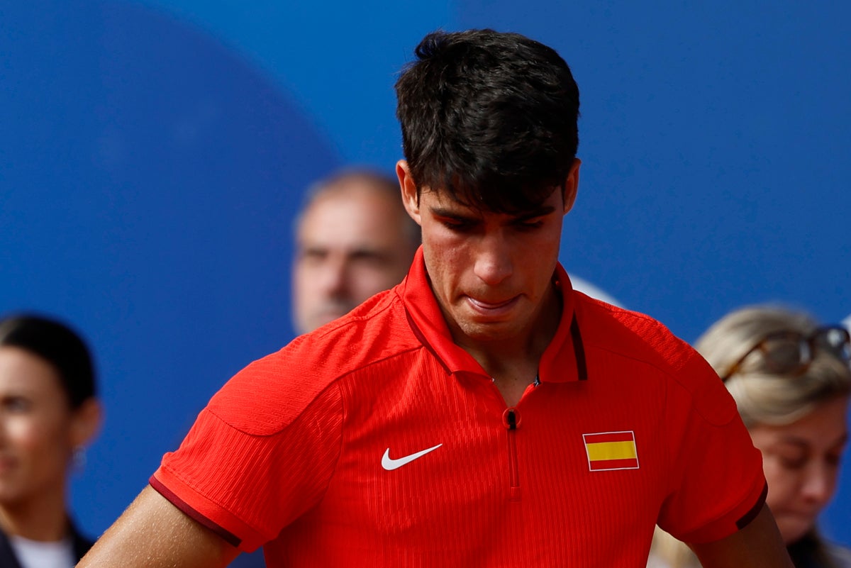 Alcaraz, medalla de plata tras caer ante un Djokovic superlativo Alcaraz, medalla de plata tras caer ante un Djokovic superlativo