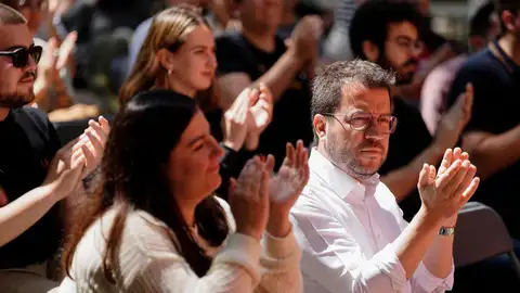 Las juventudes de ERC avalan investir a Illa y le garantizan la mayoría para llegar a la Generalitat Las juventudes de ERC avalan investir a Illa y le garantizan la mayoría para llegar a la Generalitat