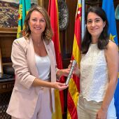 Begoña Carrasco durante el encuentro con adjunta de la Fundación Special Olympics, María Fusté