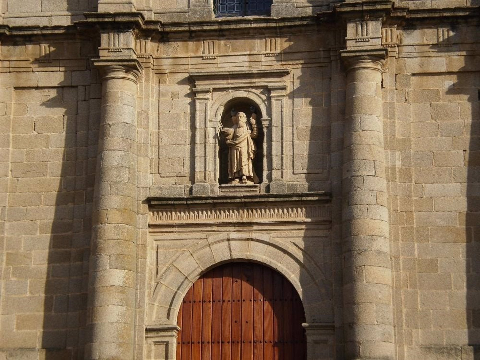 Iniciado el procedimiento para declarar Bien de Interés Cultural la Iglesia de San Andrés en Zarza la Mayor Iniciado el procedimiento para declarar Bien de Interés Cultural la Iglesia de San Andrés en Zarza la Mayor