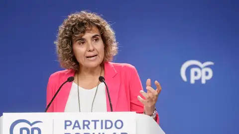 La portavoz del PP en el Parlamento Europeo, Dolors Montserrat, ofrece una rueda de prensa este lunes en Madrid. La portavoz del PP en el Parlamento Europeo, Dolors Montserrat, ofrece una rueda de prensa este lunes en Madrid.