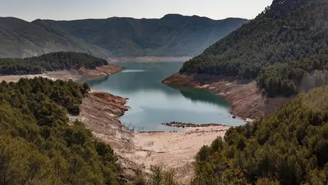 En la imagen, el Embalse de Benagéber, que se encuentra al 40 % de su capacidad máxima. En la imagen, el Embalse de Benagéber, que se encuentra al 40 % de su capacidad máxima.