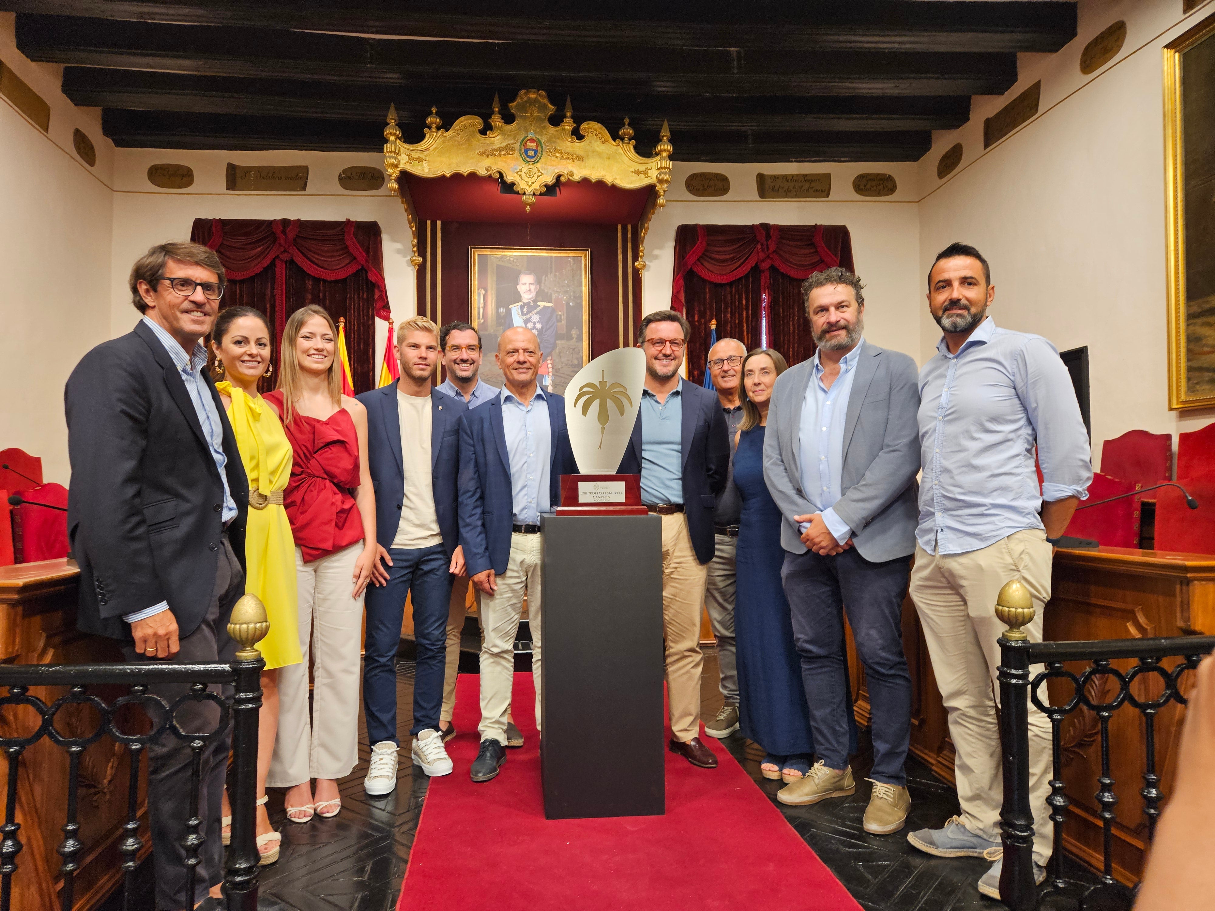 El Elche CF afronta su Festa d'Elx ante el Levante sin apenas refuerzos El Elche CF afronta su Festa d'Elx ante el Levante sin apenas refuerzos