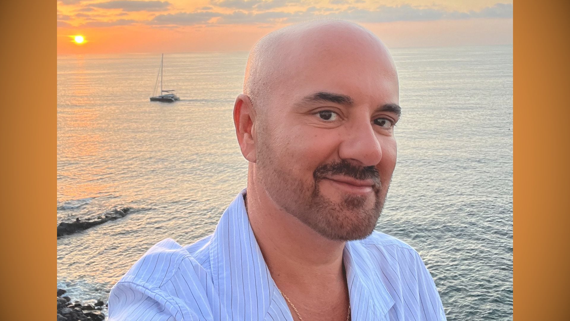 Luis Pliego dirige la única revista de sociedad centenaria en España Luis Pliego dirige la única revista de sociedad centenaria en España