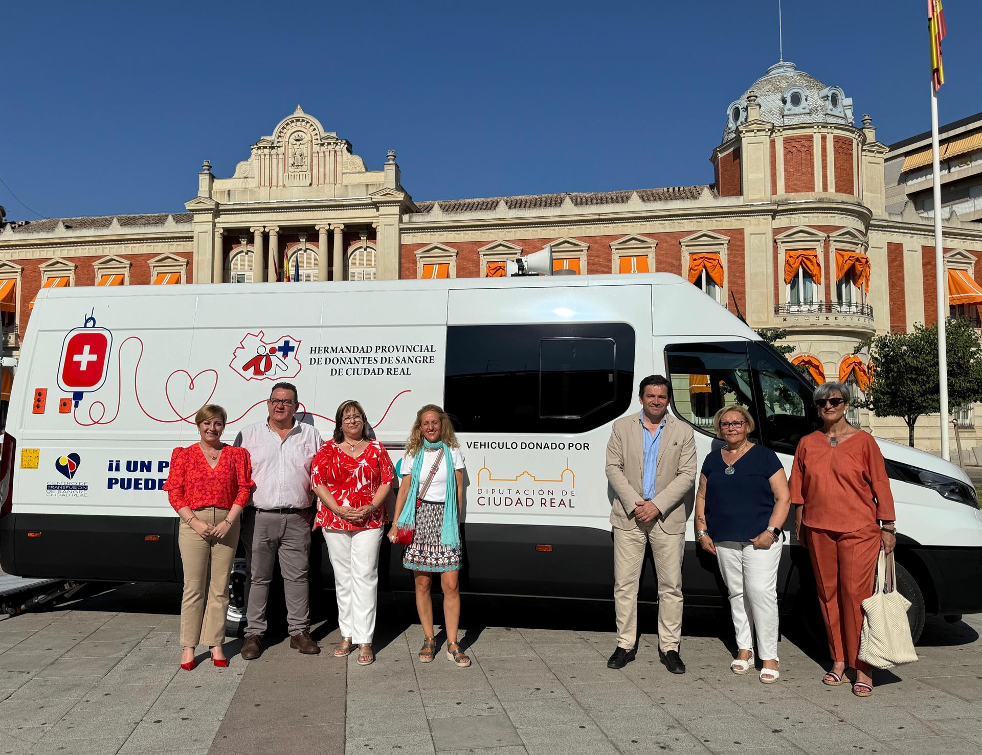La Hermandad de Donantes de Sangre de Ciudad Real estrena nuevo furgón para seguir superando las 200 colectas anuales La Hermandad de Donantes de Sangre de Ciudad Real estrena nuevo furgón para seguir superando las 200 colectas anuales