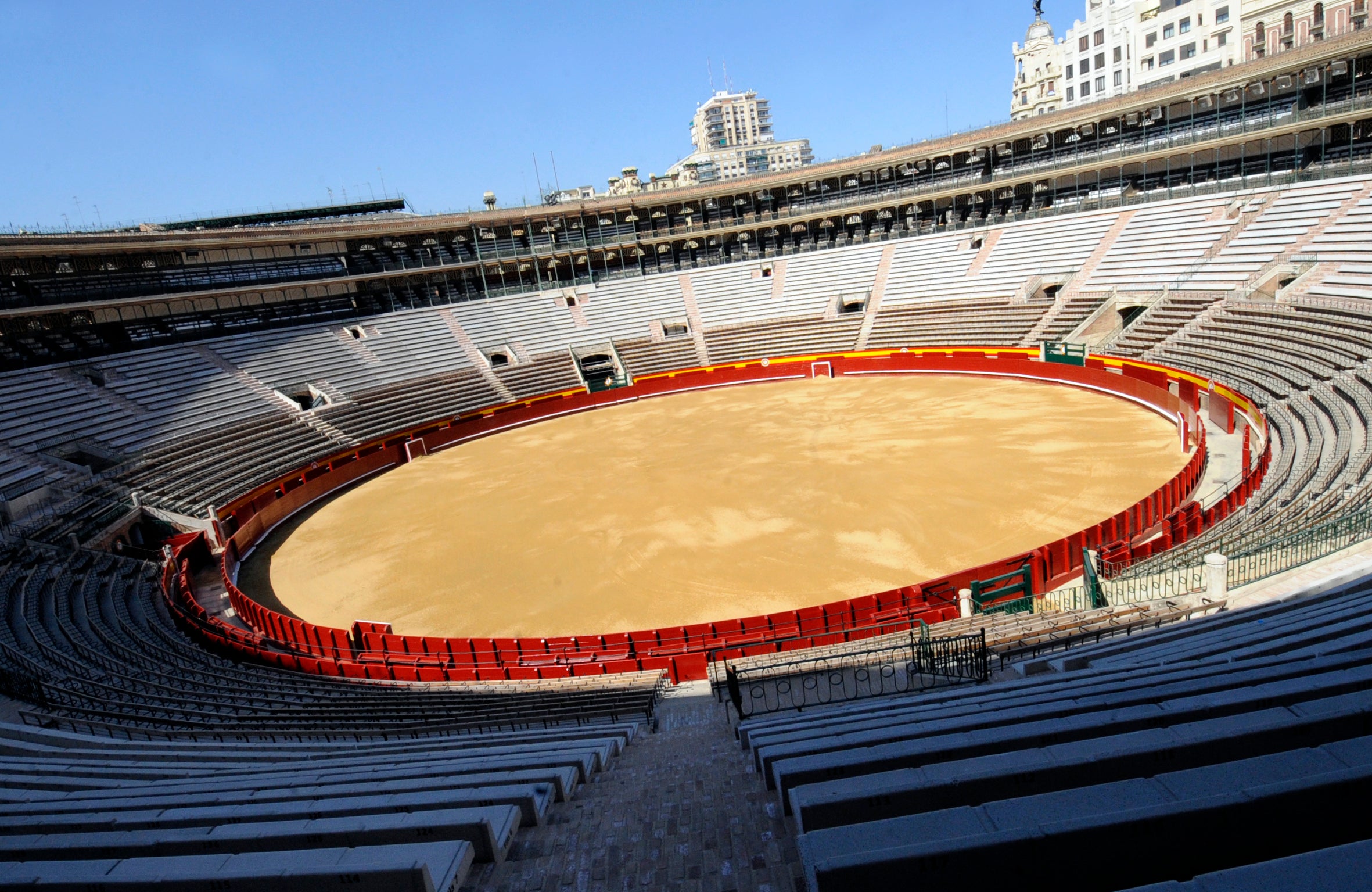 Las empresas interesadas en arrendar en Navidad la Plaza de Toros de Valencia ya pueden presentar sus propuestas Las empresas interesadas en arrendar en Navidad la Plaza de Toros de Valencia ya pueden presentar sus propuestas