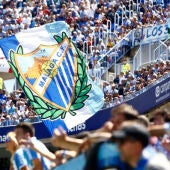 Los aficionados del Málaga en el estadio de La Rosaleda