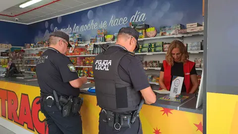 Elche cuenta con una treintena de locales de venta de pirotecnia en las fiestas de este de año Elche cuenta con una treintena de locales de venta de pirotecnia en las fiestas de este de año