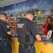Elche cuenta con una treintena de locales de venta de pirotecnia en las fiestas de este de año