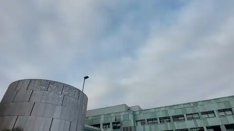 El gobierno compostelano muestra su rechazo al cierre de la UCI del Hospital de Conxo y pide más medios El gobierno compostelano muestra su rechazo al cierre de la UCI del Hospital de Conxo y pide más medios