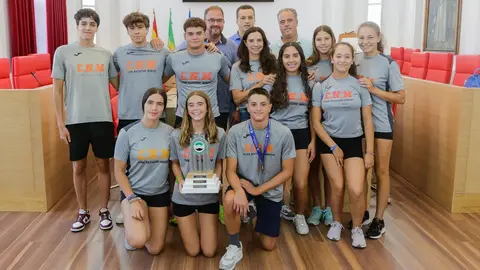 Rodríguez Osuna recibe al Club Natación Mérida tras ser campeones de Extremadura por tercer año consecutivo Rodríguez Osuna recibe al Club Natación Mérida tras ser campeones de Extremadura por tercer año consecutivo